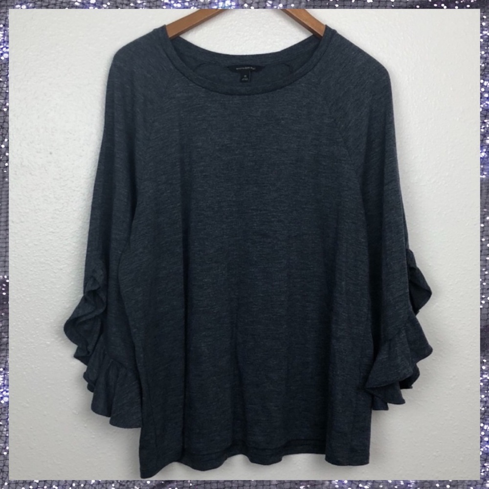 Banana Republic 3/4 Bell Ruffled Top